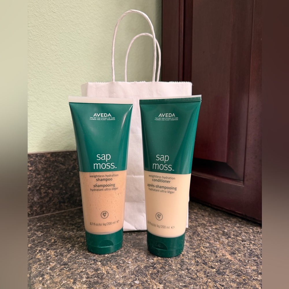 New, never used AVEDA Sap Moss set of shampoo AND conditioner. 6.7 fl oz each.